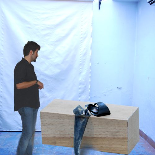 Artista José Moreno - Reposos - Escultura en sala (VII)